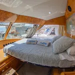 Botel Aloha Boat *