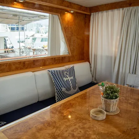 Aloha Boat Barcelona