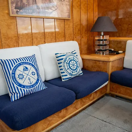 Hotel en barco Aloha Boat