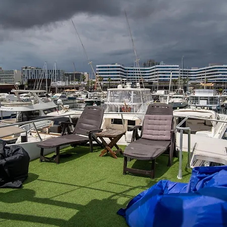 Aloha Boat Hotel en barco *