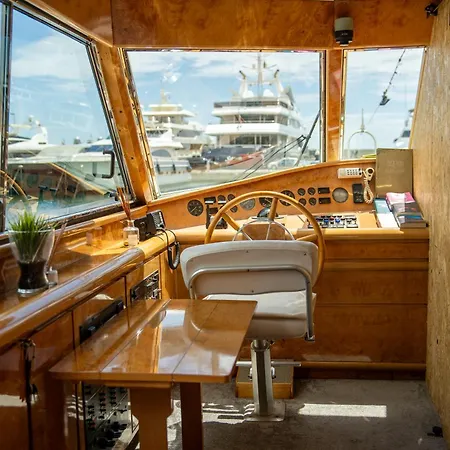 Aloha Boat Bateau-hôtel Barcelone