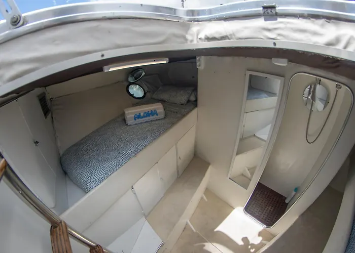 Botel Aloha Boat Barcelona